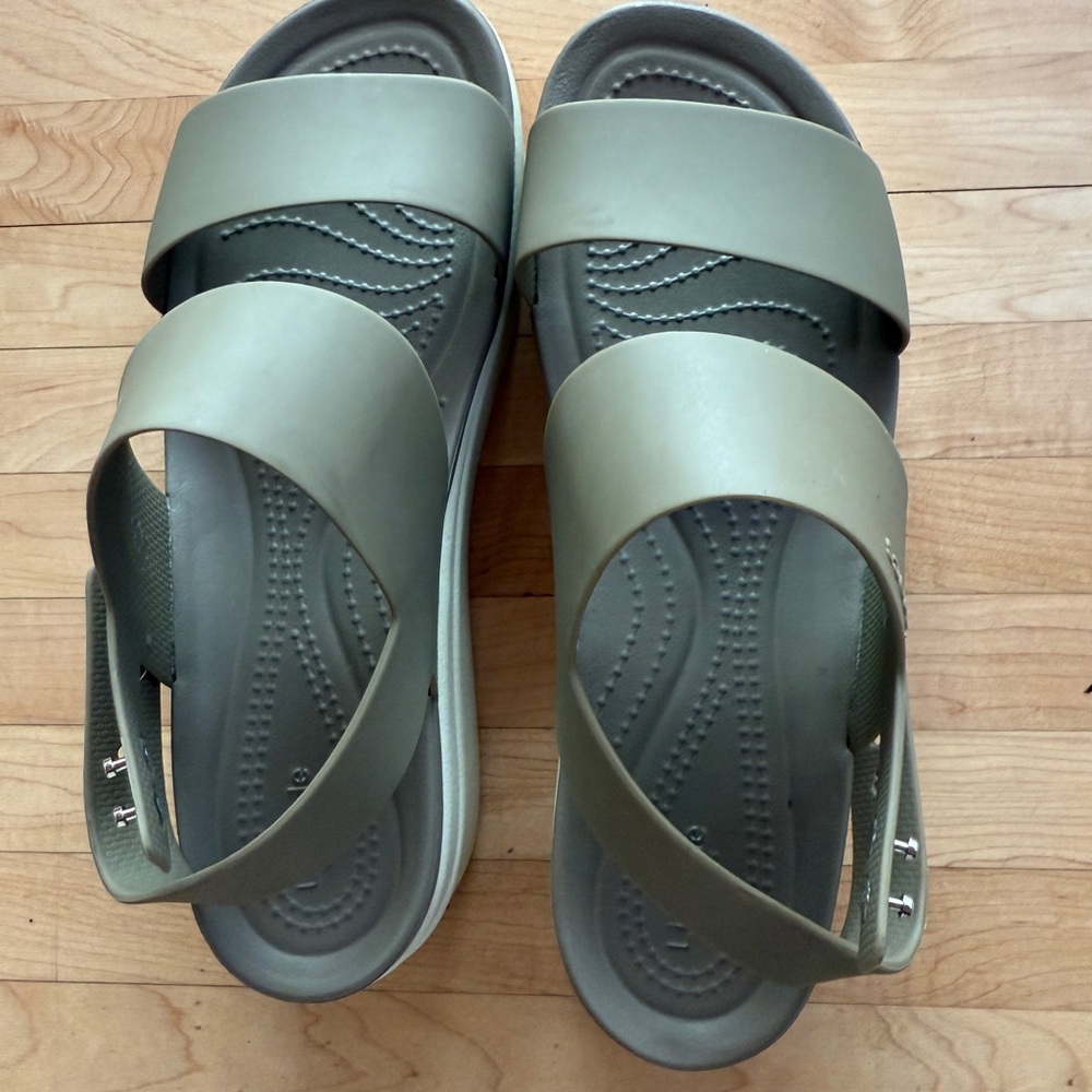 COPY - Crocs “Brooklyn” Wedge